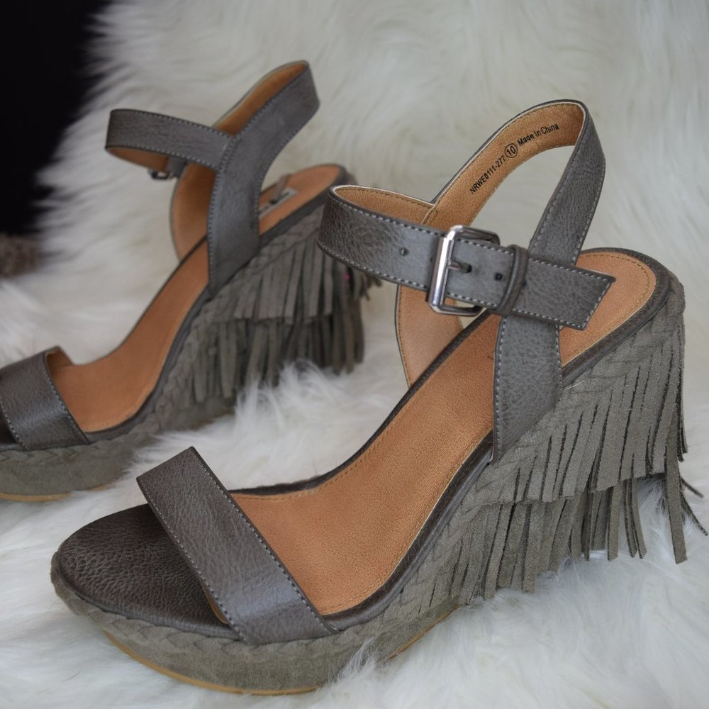 NWOT Fringe Wedges